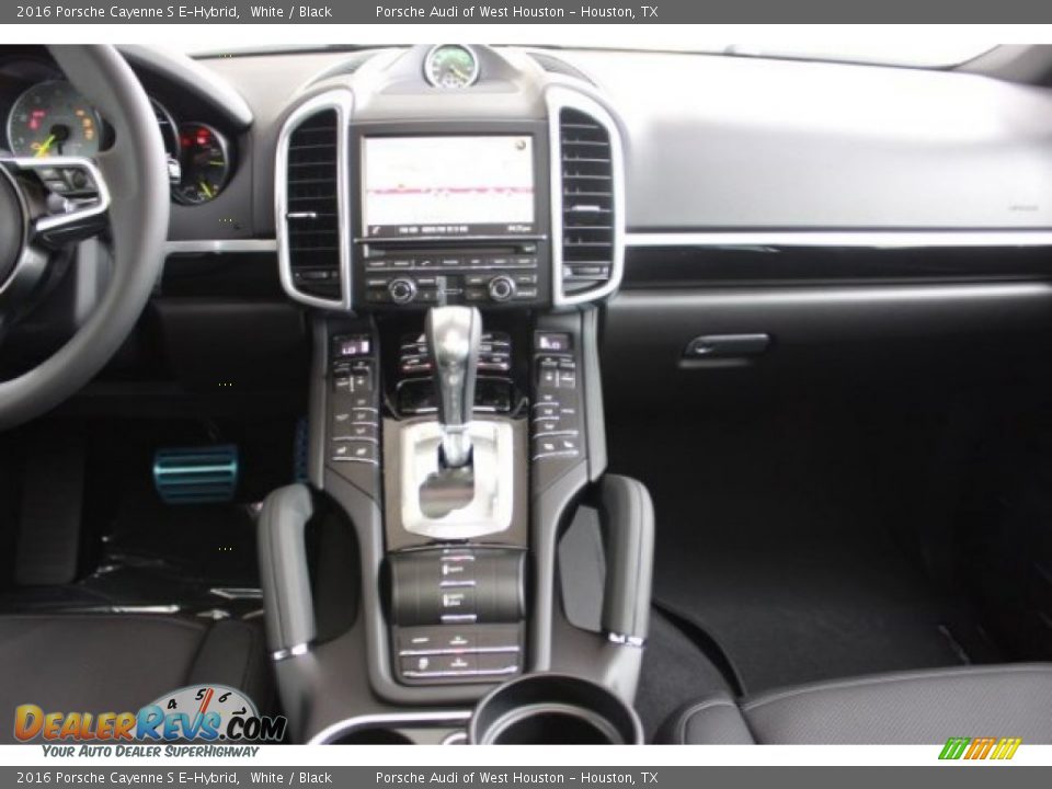 Controls of 2016 Porsche Cayenne S E-Hybrid Photo #36