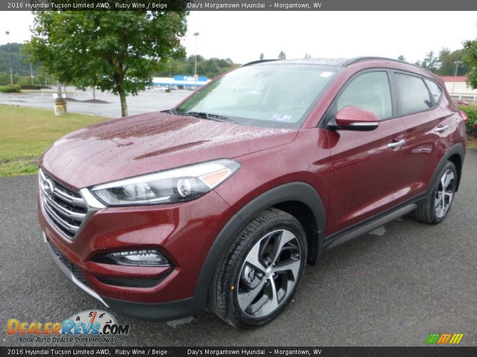 Front 3/4 View of 2016 Hyundai Tucson Limited AWD Photo #10