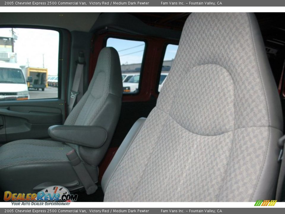 2005 Chevrolet Express 2500 Commercial Van Victory Red / Medium Dark Pewter Photo #19