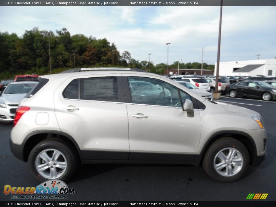 Champagne Silver Metallic 2016 Chevrolet Trax LT AWD Photo #4