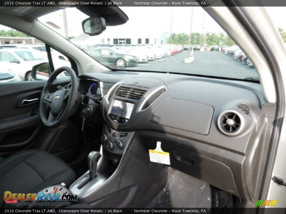 2016 Chevrolet Trax LT AWD Champagne Silver Metallic / Jet Black Photo #5