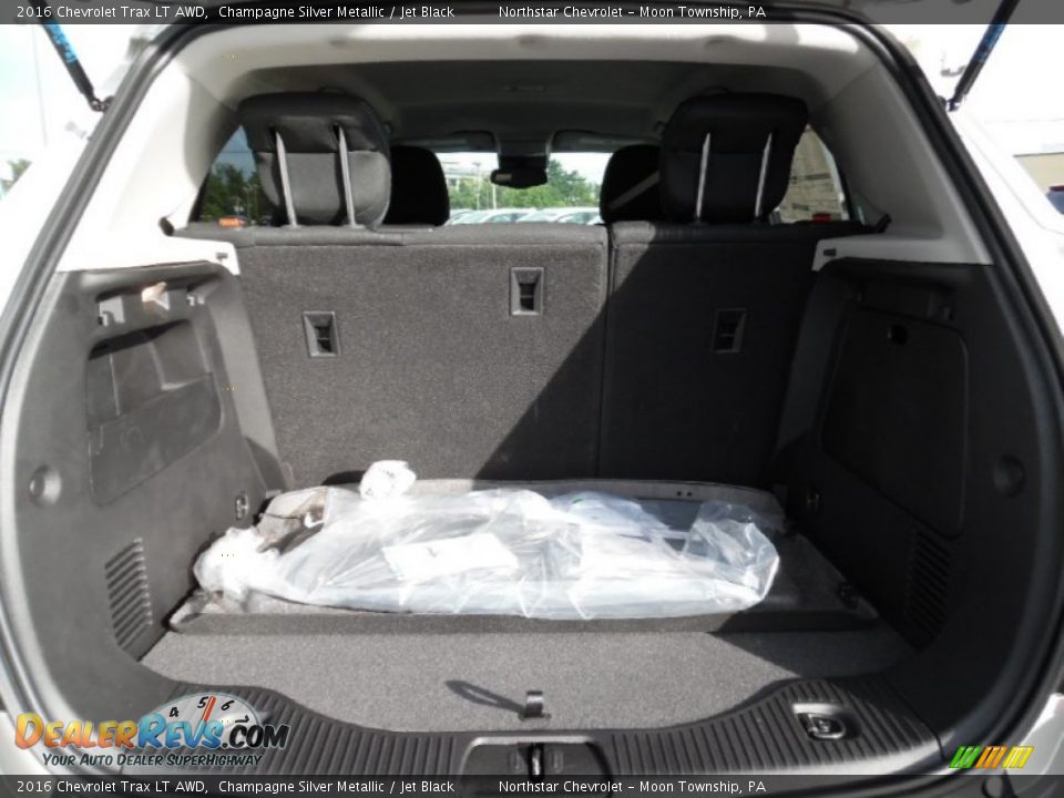 2016 Chevrolet Trax LT AWD Champagne Silver Metallic / Jet Black Photo #8