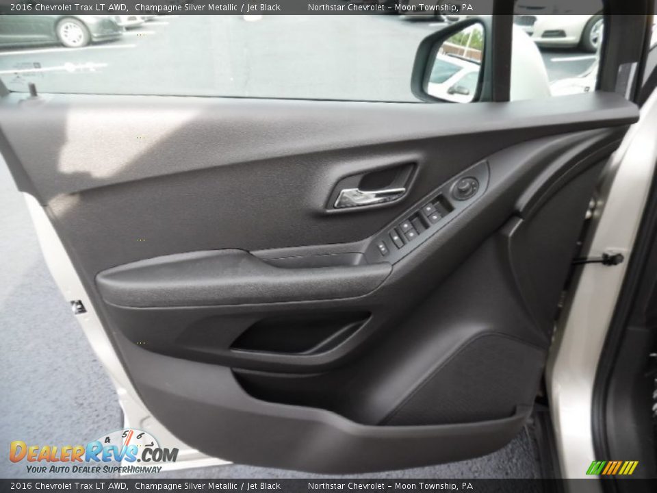 2016 Chevrolet Trax LT AWD Champagne Silver Metallic / Jet Black Photo #15