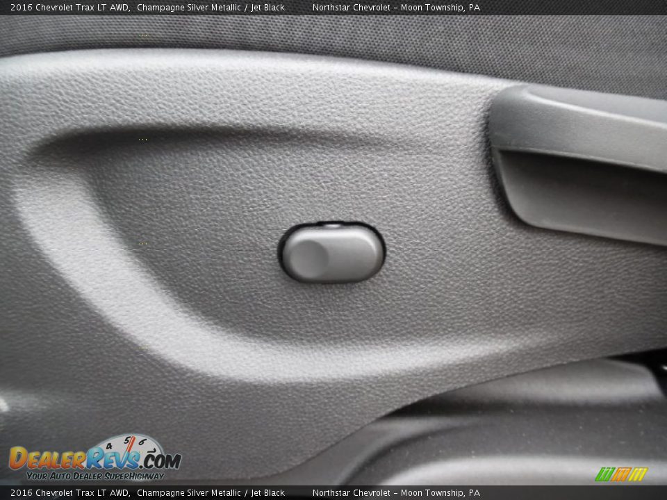 2016 Chevrolet Trax LT AWD Champagne Silver Metallic / Jet Black Photo #17