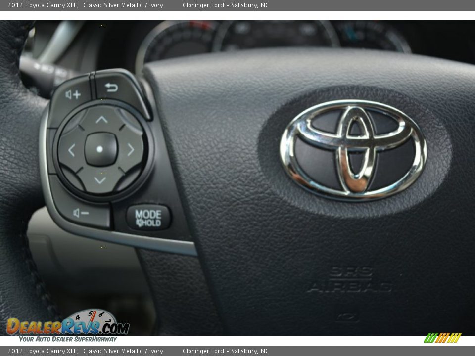 2012 Toyota Camry XLE Classic Silver Metallic / Ivory Photo #27