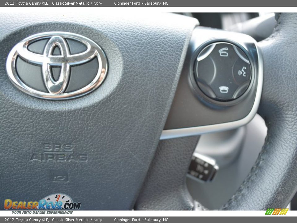 2012 Toyota Camry XLE Classic Silver Metallic / Ivory Photo #28