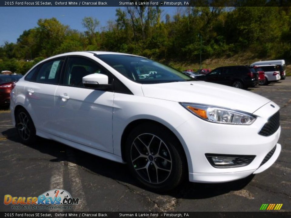 2015 Ford Focus SE Sedan Oxford White / Charcoal Black Photo #1
