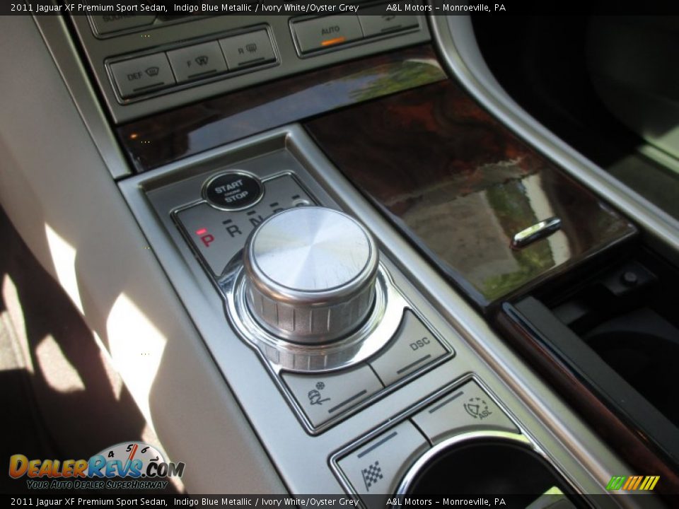 2011 Jaguar XF Premium Sport Sedan Indigo Blue Metallic / Ivory White/Oyster Grey Photo #17