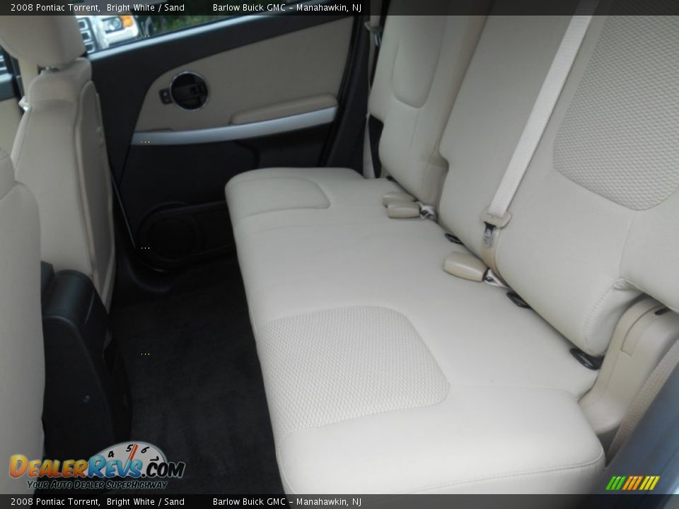2008 Pontiac Torrent Bright White / Sand Photo #12