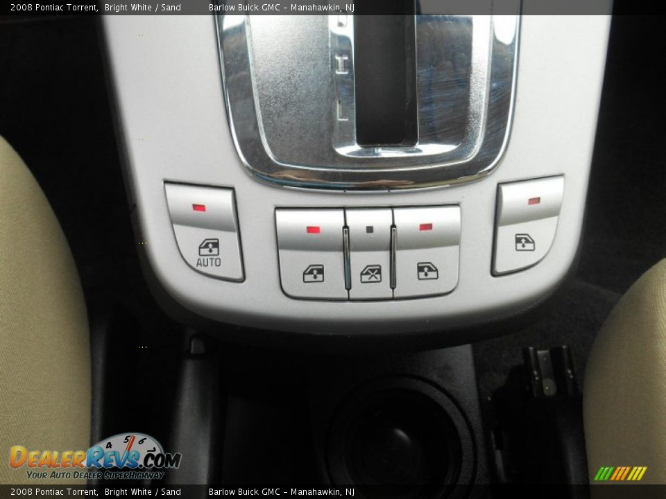 2008 Pontiac Torrent Bright White / Sand Photo #14