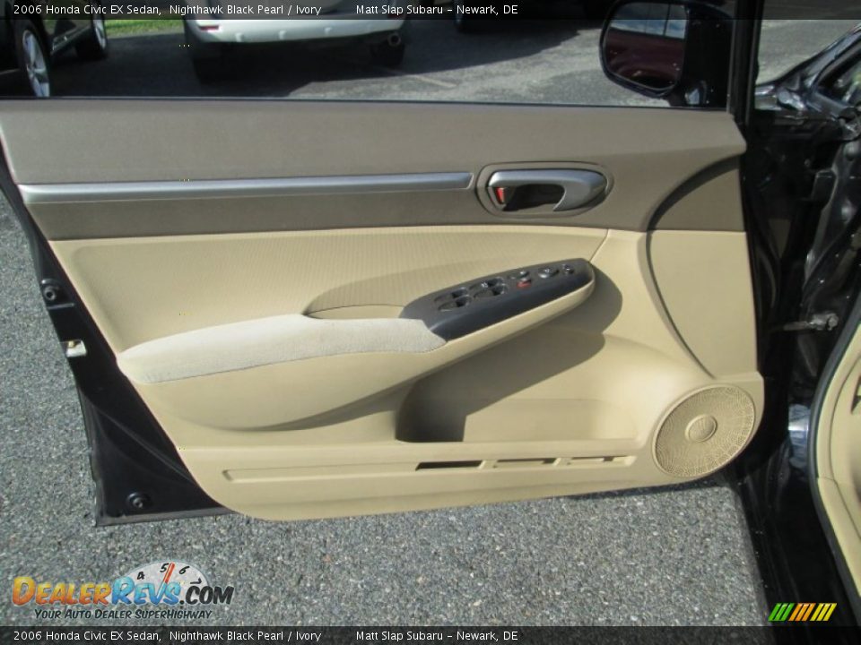 2006 Honda Civic EX Sedan Nighthawk Black Pearl / Ivory Photo #13