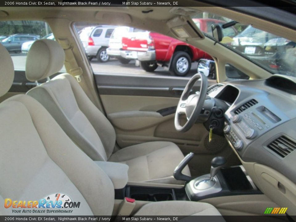 2006 Honda Civic EX Sedan Nighthawk Black Pearl / Ivory Photo #16