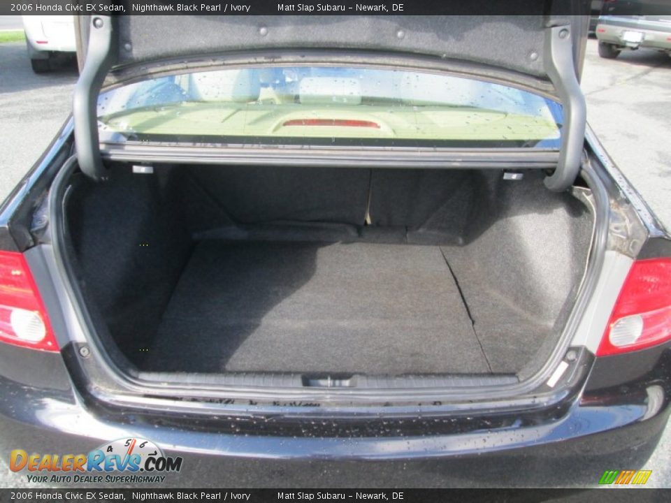 2006 Honda Civic EX Sedan Nighthawk Black Pearl / Ivory Photo #19