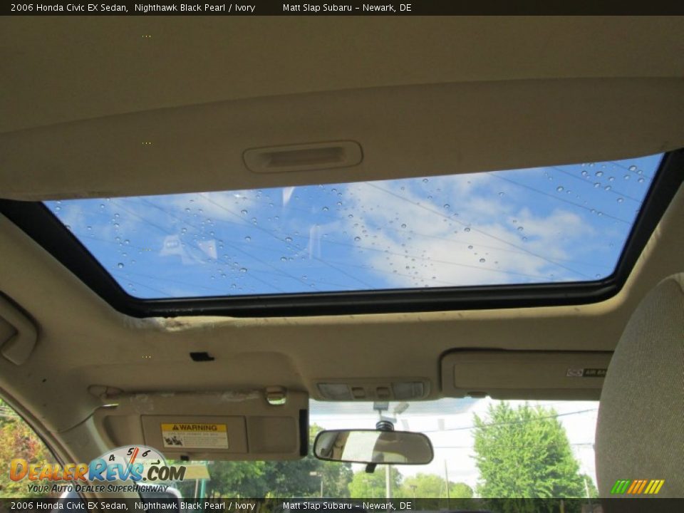 2006 Honda Civic EX Sedan Nighthawk Black Pearl / Ivory Photo #20
