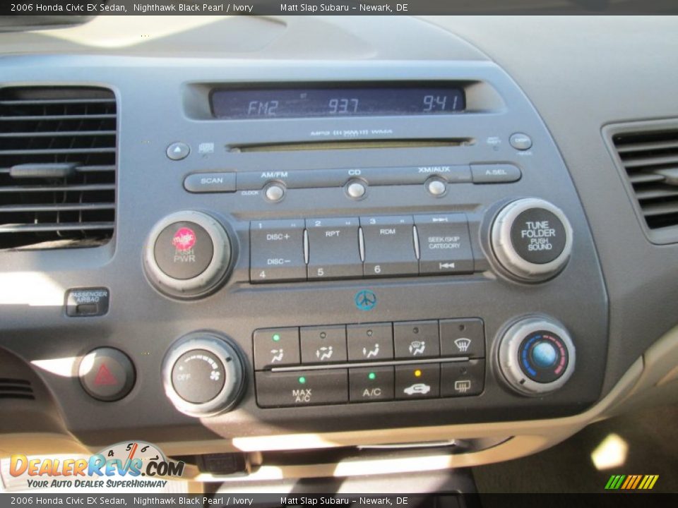 2006 Honda Civic EX Sedan Nighthawk Black Pearl / Ivory Photo #25