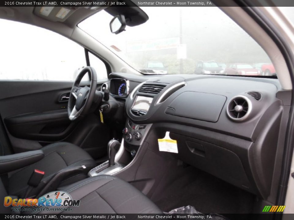 2016 Chevrolet Trax LT AWD Champagne Silver Metallic / Jet Black Photo #5