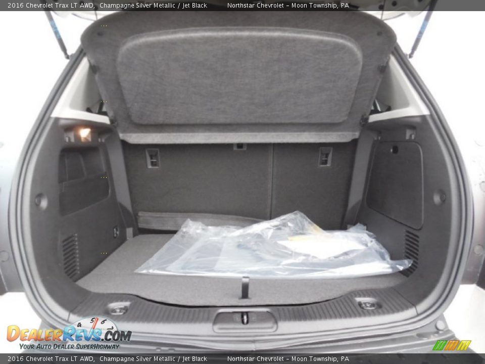 2016 Chevrolet Trax LT AWD Champagne Silver Metallic / Jet Black Photo #8