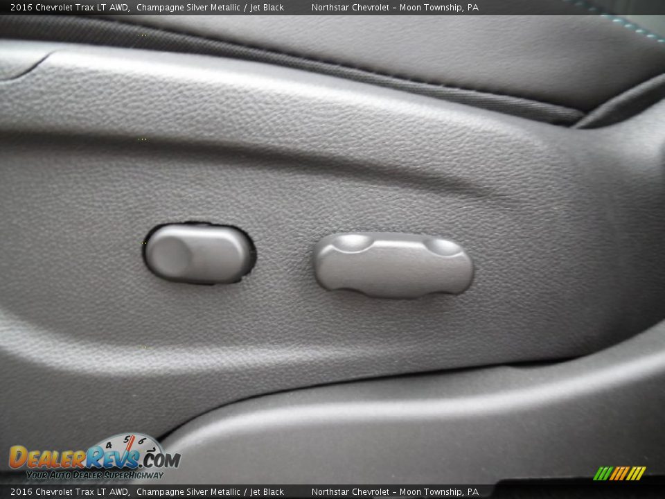 2016 Chevrolet Trax LT AWD Champagne Silver Metallic / Jet Black Photo #17