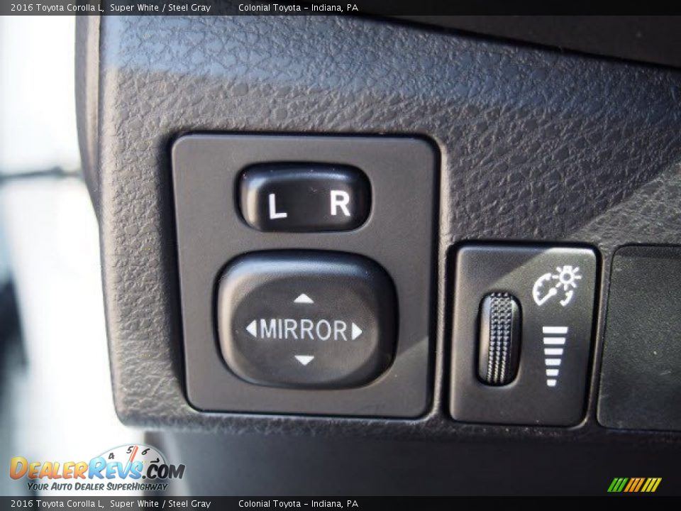 Controls of 2016 Toyota Corolla L Photo #9