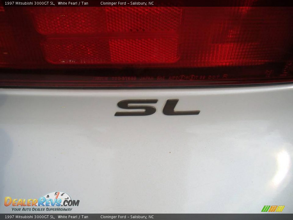 1997 Mitsubishi 3000GT SL White Pearl / Tan Photo #12