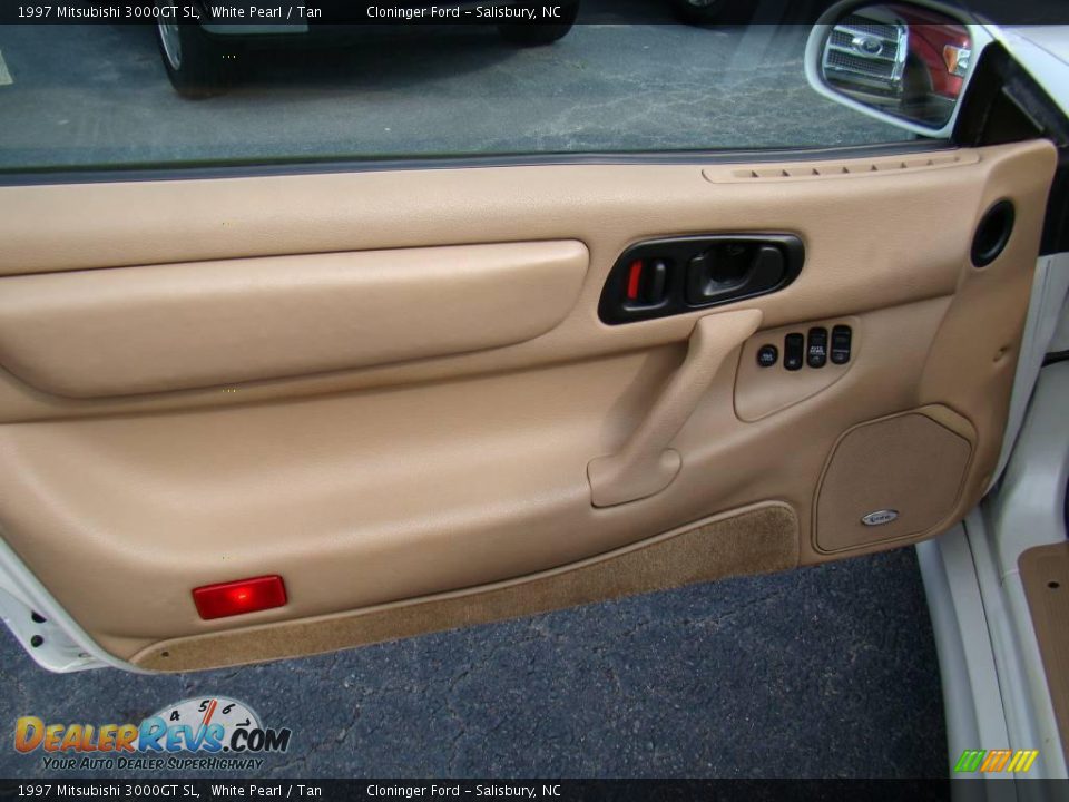 1997 Mitsubishi 3000GT SL White Pearl / Tan Photo #13