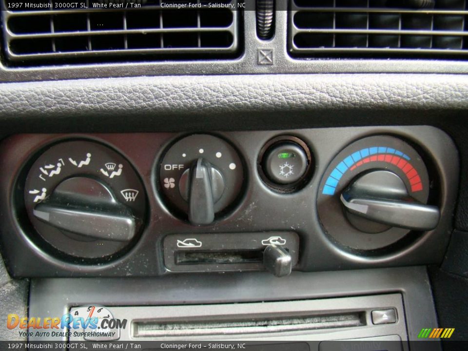 1997 Mitsubishi 3000GT SL White Pearl / Tan Photo #18