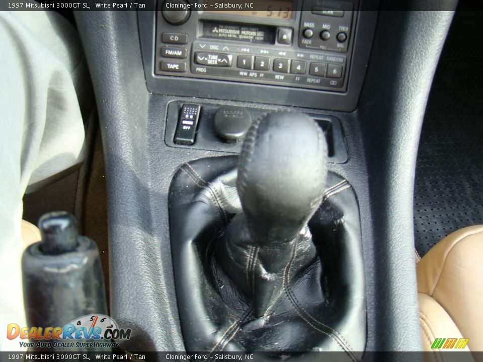 1997 Mitsubishi 3000GT SL White Pearl / Tan Photo #20