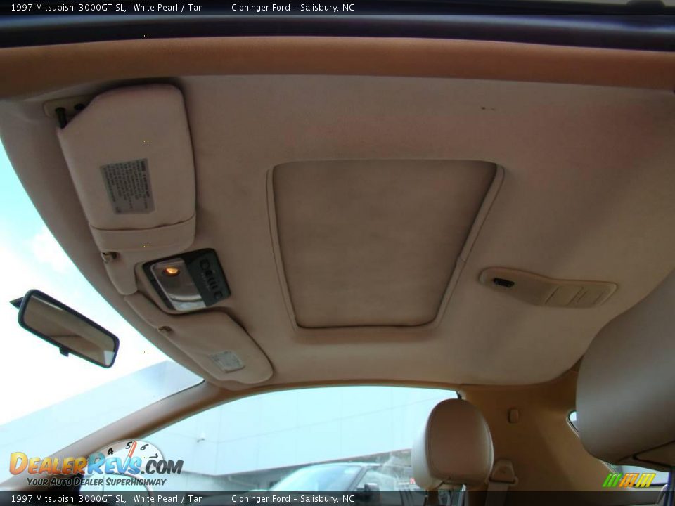 1997 Mitsubishi 3000GT SL White Pearl / Tan Photo #22