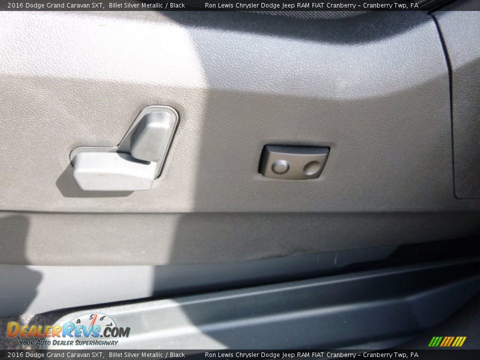 2016 Dodge Grand Caravan SXT Billet Silver Metallic / Black Photo #16