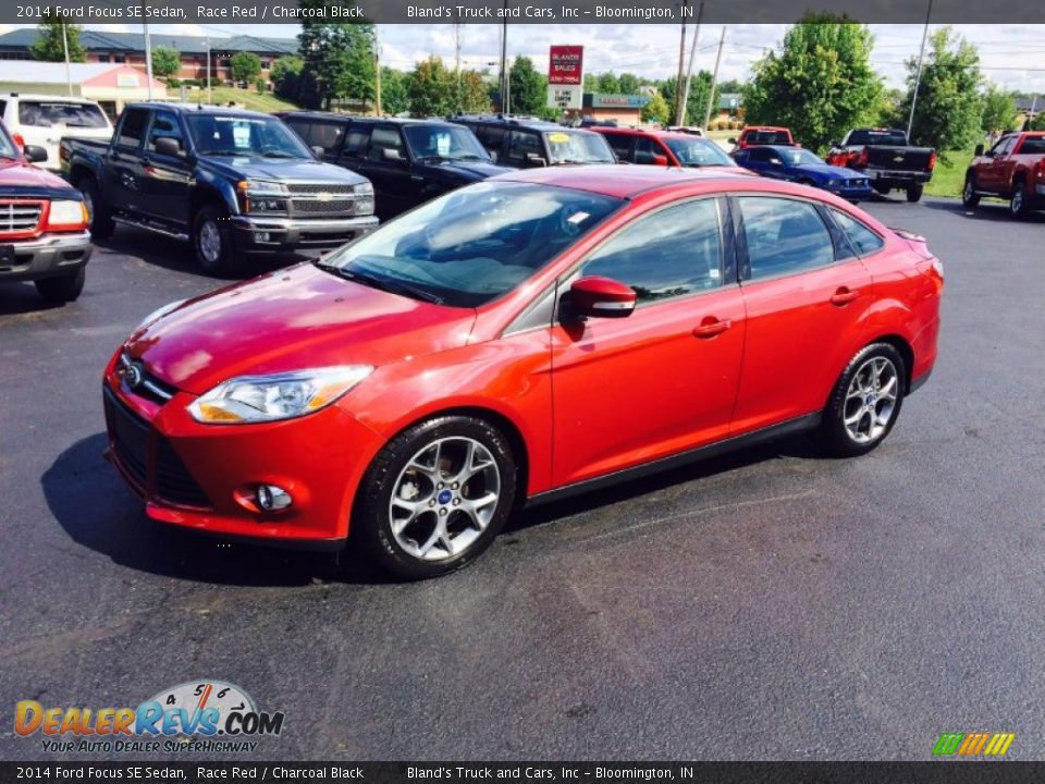 2014 Ford Focus SE Sedan Race Red / Charcoal Black Photo #1