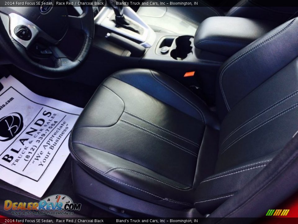 2014 Ford Focus SE Sedan Race Red / Charcoal Black Photo #8