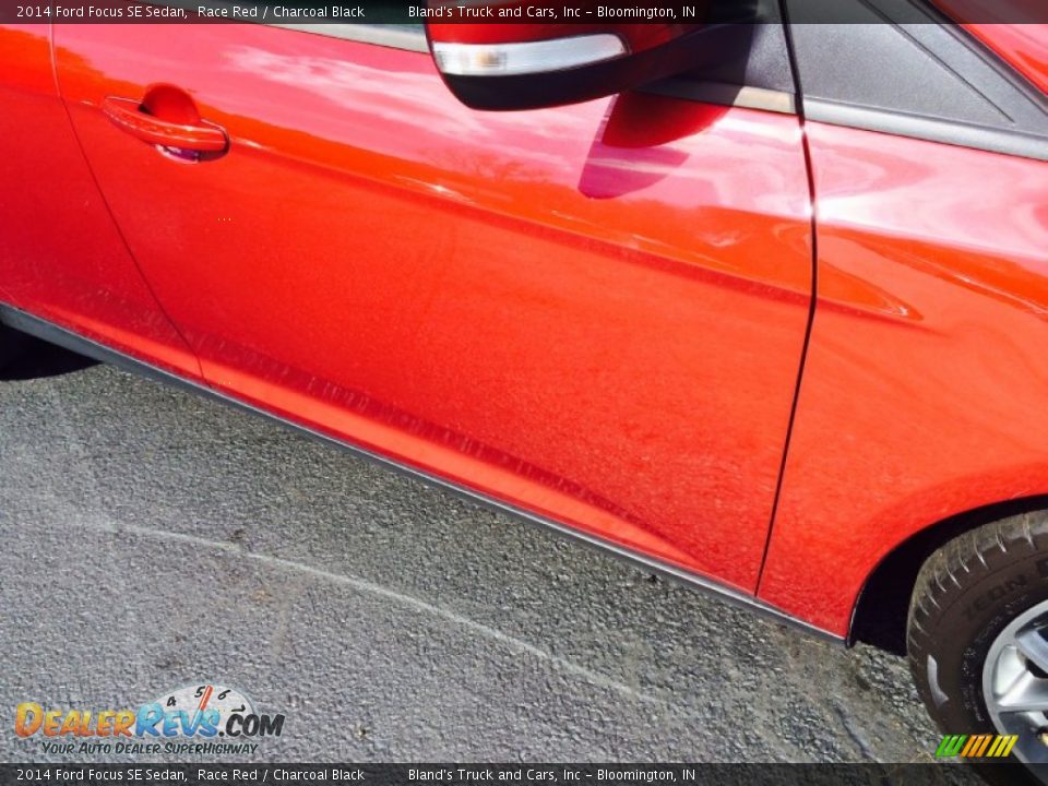 2014 Ford Focus SE Sedan Race Red / Charcoal Black Photo #19