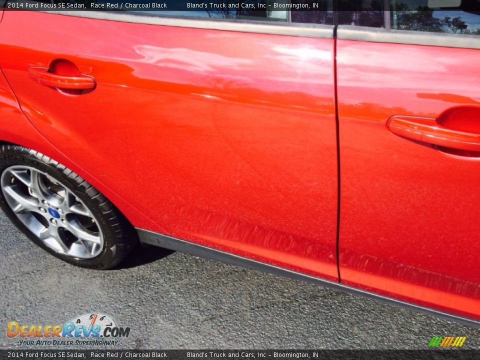 2014 Ford Focus SE Sedan Race Red / Charcoal Black Photo #20