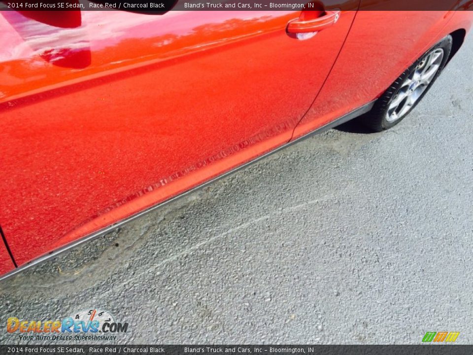 2014 Ford Focus SE Sedan Race Red / Charcoal Black Photo #22