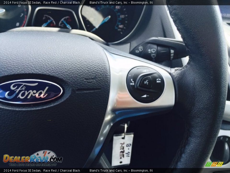 2014 Ford Focus SE Sedan Race Red / Charcoal Black Photo #26