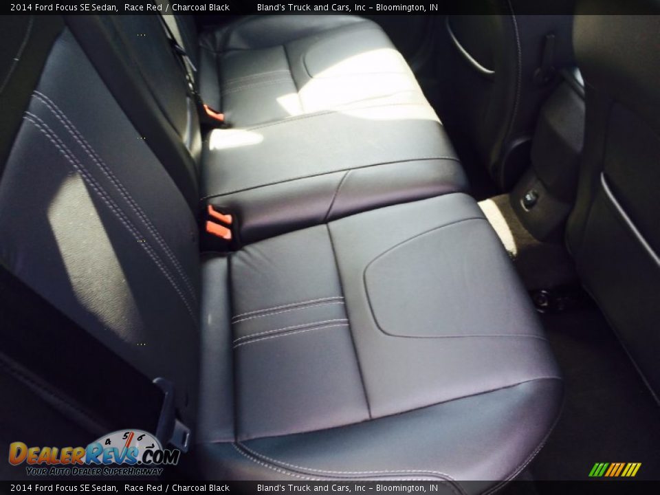 2014 Ford Focus SE Sedan Race Red / Charcoal Black Photo #27