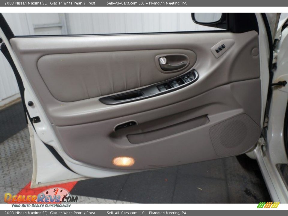 2003 Nissan Maxima SE Glacier White Pearl / Frost Photo #12