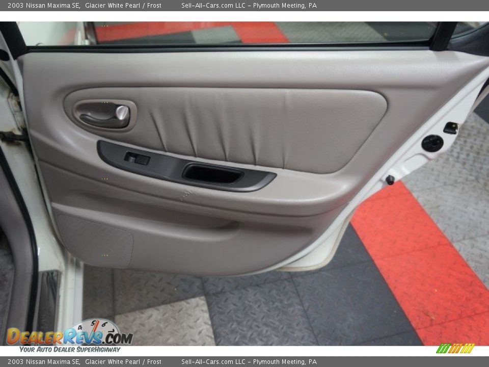 2003 Nissan Maxima SE Glacier White Pearl / Frost Photo #17