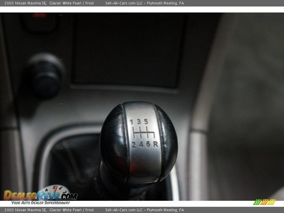 2003 Nissan Maxima SE Glacier White Pearl / Frost Photo #32