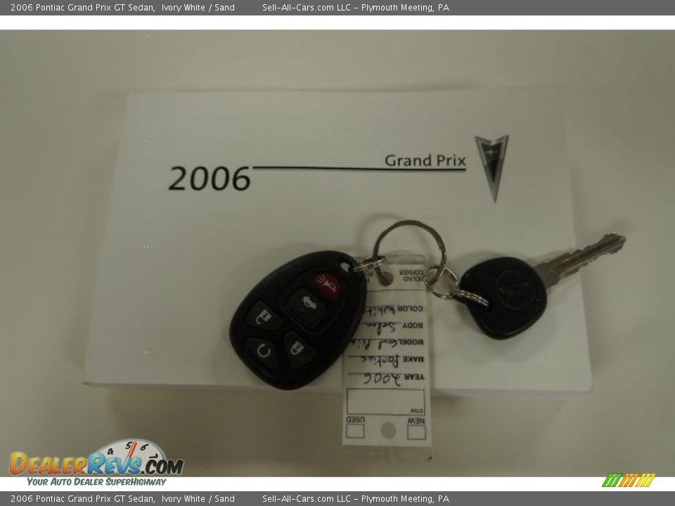 2006 Pontiac Grand Prix GT Sedan Ivory White / Sand Photo #35