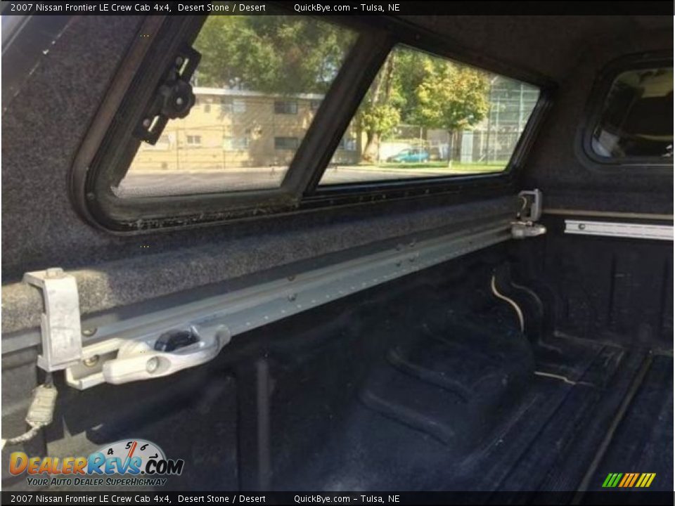 2007 Nissan Frontier LE Crew Cab 4x4 Desert Stone / Desert Photo #14