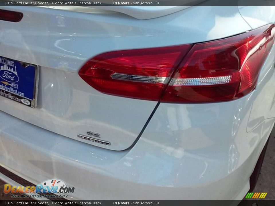 2015 Ford Focus SE Sedan Oxford White / Charcoal Black Photo #9