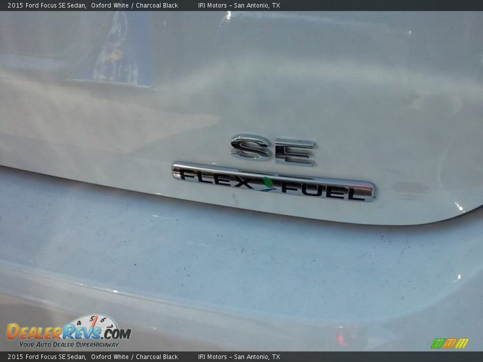 2015 Ford Focus SE Sedan Oxford White / Charcoal Black Photo #10