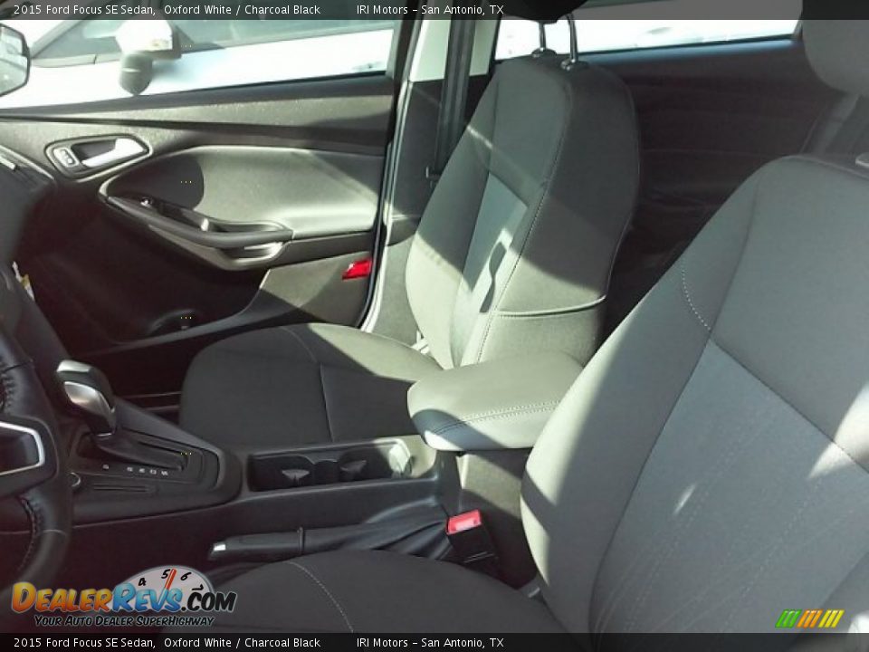 2015 Ford Focus SE Sedan Oxford White / Charcoal Black Photo #20