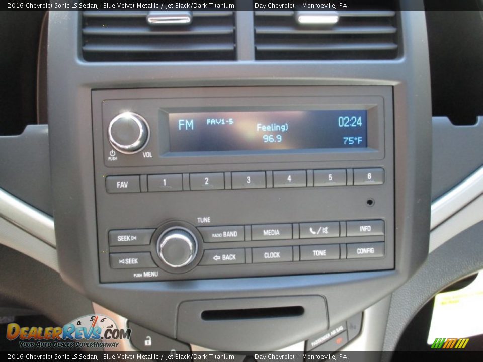 Controls of 2016 Chevrolet Sonic LS Sedan Photo #15