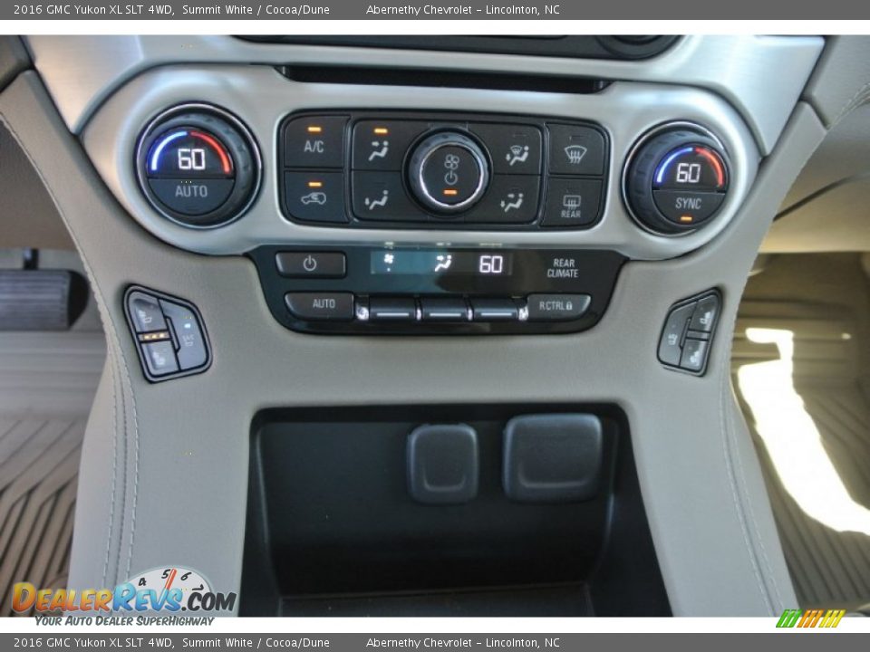 Controls of 2016 GMC Yukon XL SLT 4WD Photo #11