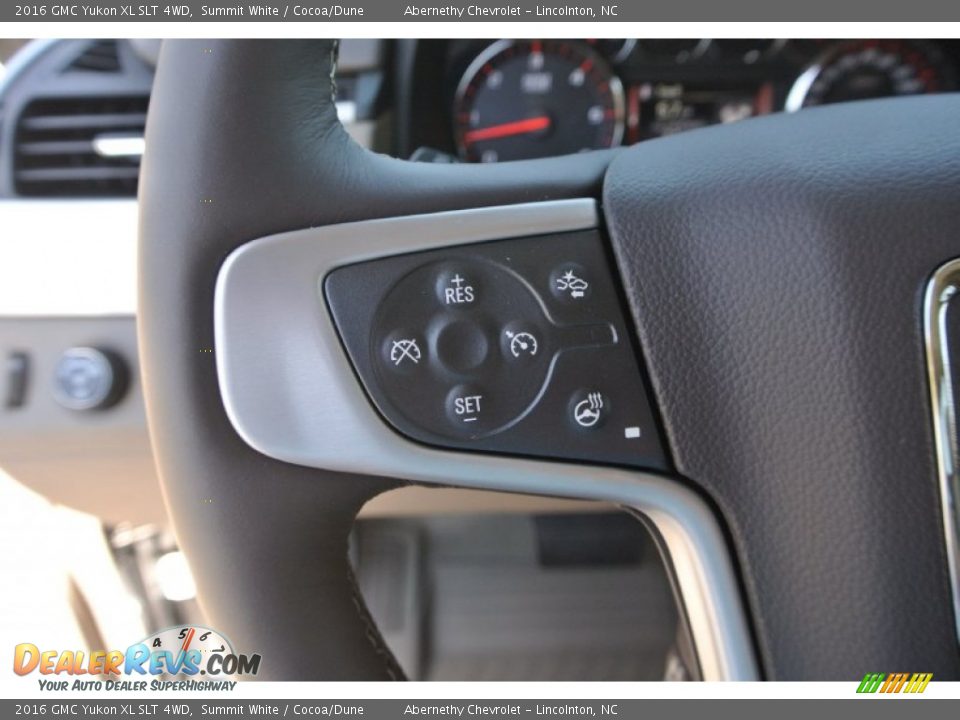 Controls of 2016 GMC Yukon XL SLT 4WD Photo #15