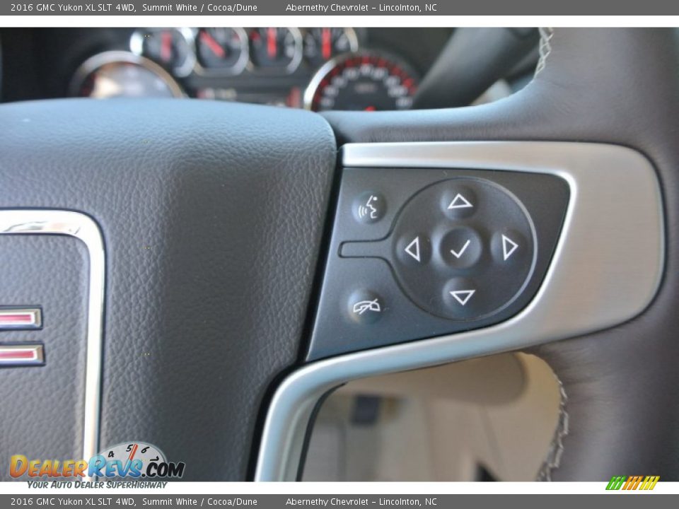 Controls of 2016 GMC Yukon XL SLT 4WD Photo #16