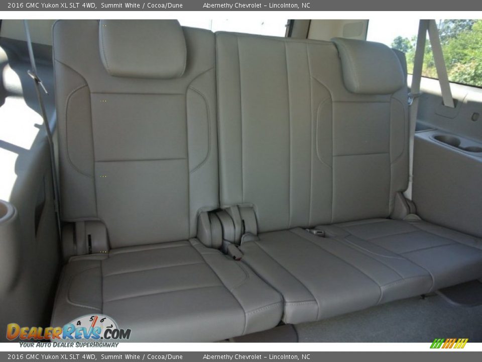 Rear Seat of 2016 GMC Yukon XL SLT 4WD Photo #23