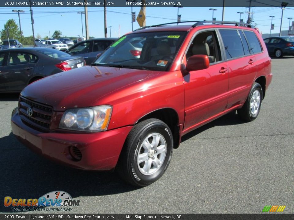 Front 3/4 View of 2003 Toyota Highlander V6 4WD Photo #2